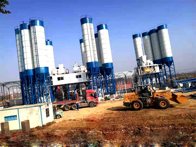 大型商品混凝土攪拌站中的攪拌主機(jī)在冬季保養(yǎng)措施來(lái)了，請(qǐng)收藏！