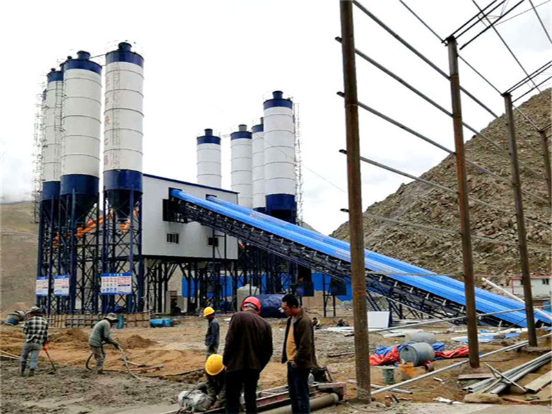 240攪拌站的設備參數(shù)，240混凝土攪拌站大型攪拌機